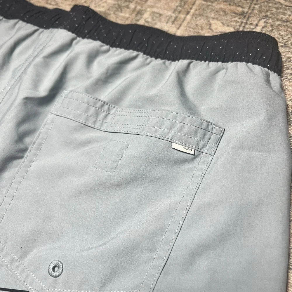 Vuori Kore Shorts Men's XL Blue Striped 7